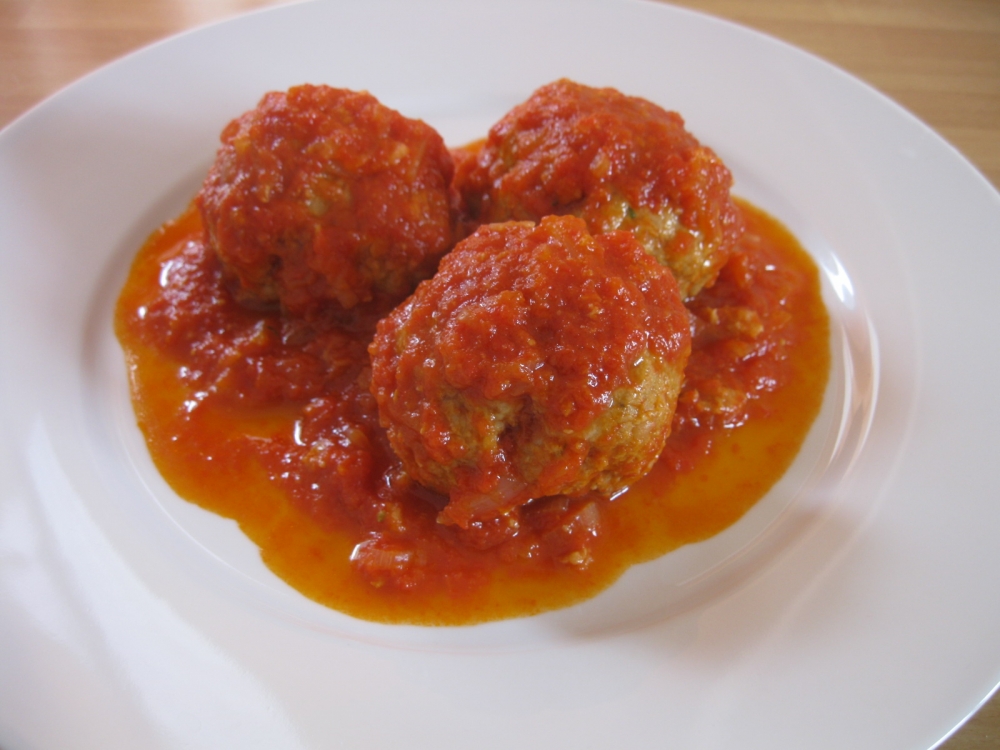 Polpette di manzo con sugo di melanzane